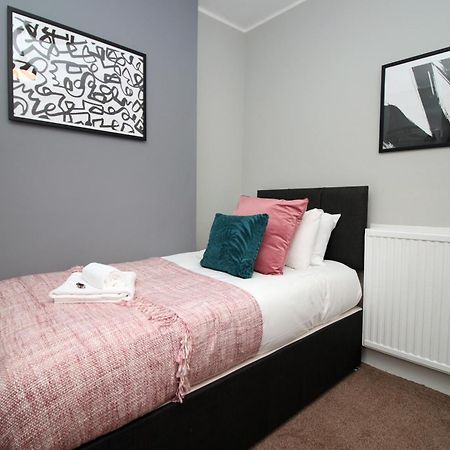 Spacious 4 Bedroom House - Moira Lodge By Ty Sa Cardiff Eksteriør billede